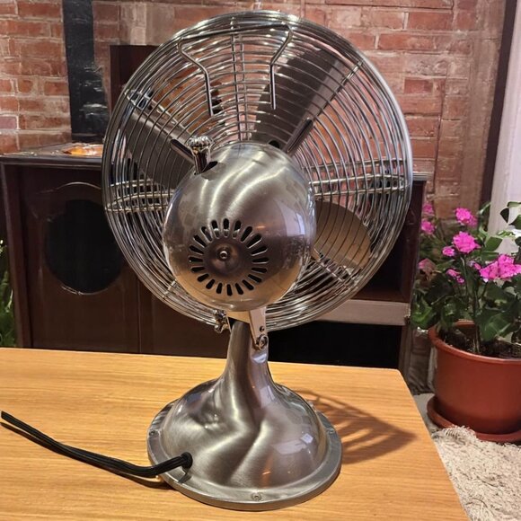 Hunter Model 90408 Chrome 13" Table / Desk Fan - 13" 3-Speed - Retro - Picture 4 of 7